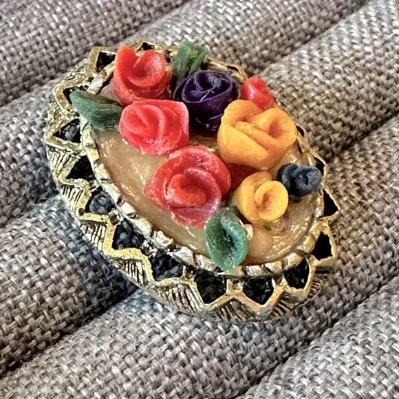 Vintage Multi-colored Resin Roses Oval Shaped Brooch - Picture 3 of 10